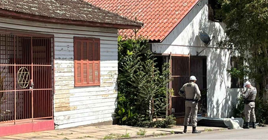 Homem é encontrado morto dentro de casa em Veranópolis