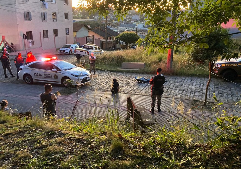 Homem é executado no meio da rua no bairro Presidente Vargas, em Caxias do Sul