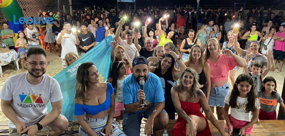 Grande público prestigia luau da Prefeitura de Arroio do Sal com apoio da Rádio Viva