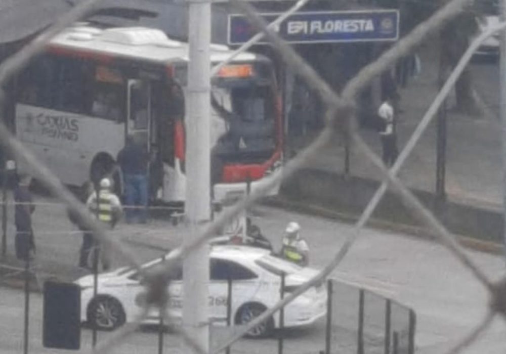 Suspeito de molestar adolescente em ônibus é detido por populares em Caxias do Sul