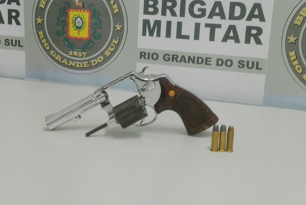 Homem é preso por porte ilegal de arma de fogo em Caxias do Sul