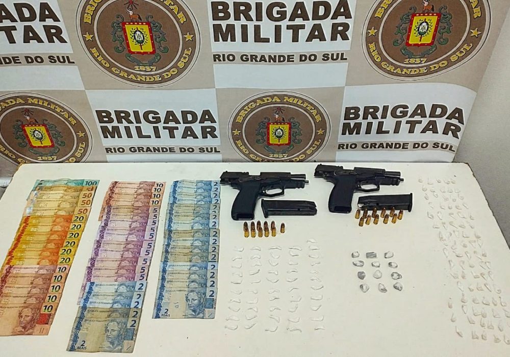 Dupla é Presa Por Tráfico De Drogas Porte Ilegal De Arma E Associação Ao Tráfico Em